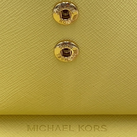 MICHAEL KORS LARGE DOUBLE ZIP WRISTLET WALLET BUTTERCUP COLOR - Picture 13 of 16